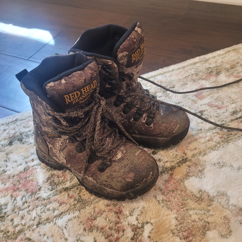 Practically New Kids Camo Strata Red Head Brand Co Size 12 Waterproof
